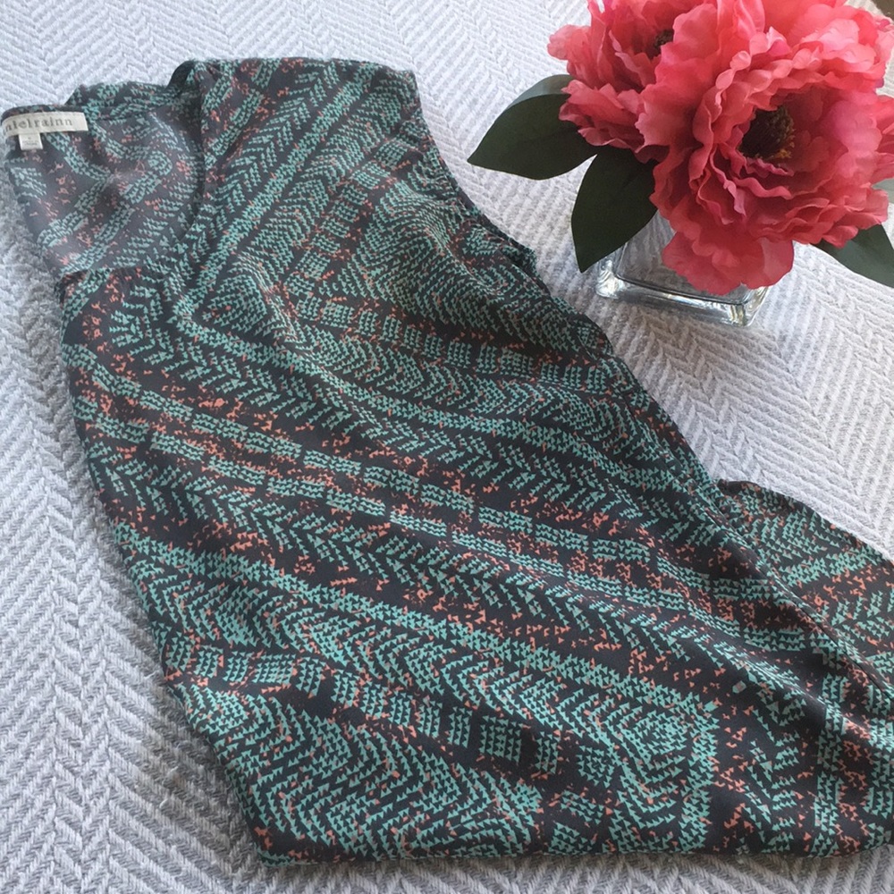 Very pretty sleeveless blouse